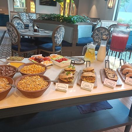 Meritas Auberge Calangute Goa エクステリア 写真